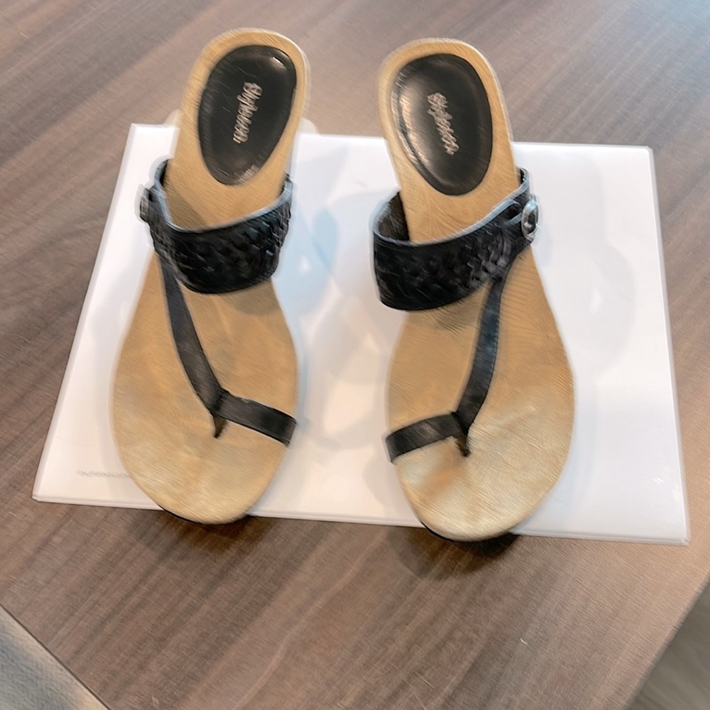 Women’s black sandals- size 7